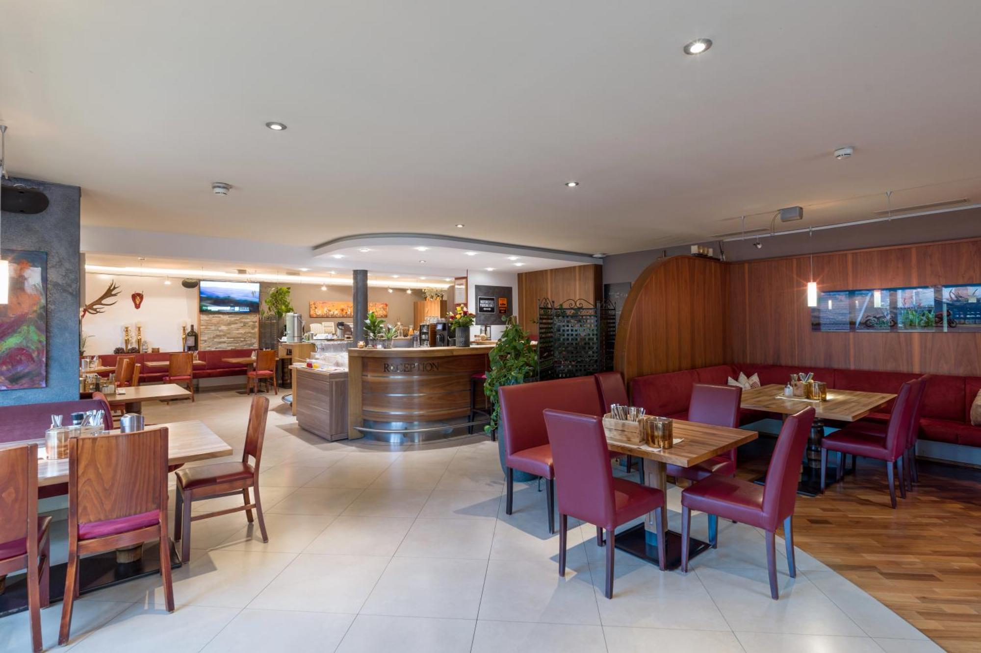 Das Sonnleiten Ski- Und Motorradhotel Bruck Im Zillertal Bruck am Ziller Exterior photo